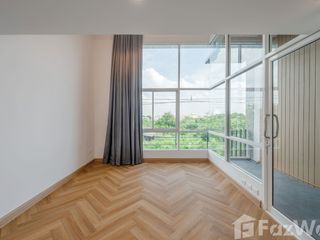 For sale 4 bed townhouse in Lat Phrao, Bangkok