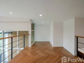 For sale 4 bed townhouse in Lat Phrao, Bangkok