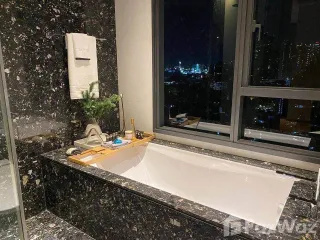For sale 2 Beds apartment in Khlong Toei, Bangkok