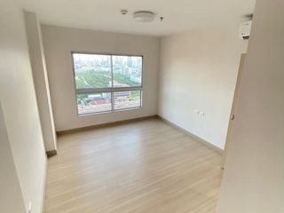 For sale 1 Beds condo in Huai Khwang, Bangkok