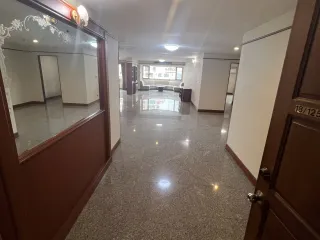 For rent 4 Beds condo in Khlong Toei, Bangkok