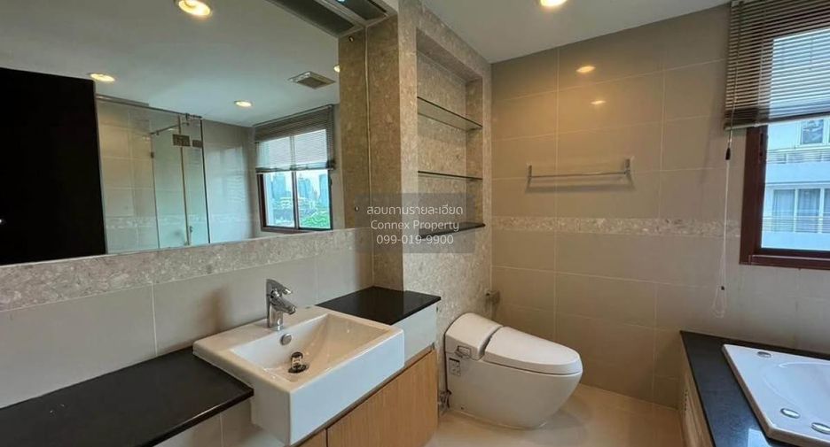 For rent 3 bedrooms condo in Khlong Toei, Bangkok