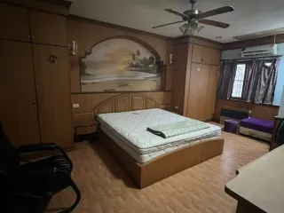 For sale 5 bed townhouse in Bang Lamung, Chonburi