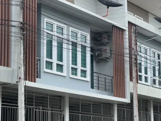 For sale 3 bed townhouse in Hat Yai, Songkhla
