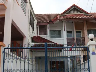 For rent 2 bed townhouse in Mueang Nonthaburi, Nonthaburi