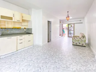 For sale 2 Beds townhouse in Mueang Chachoengsao, Chachoengsao