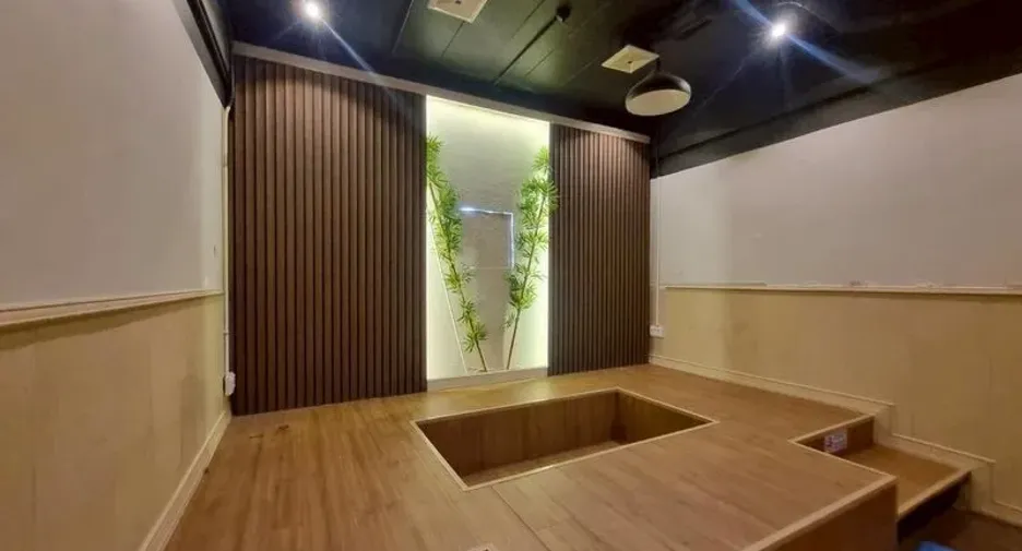 For rent and for sale 4 bedrooms retail Space in Watthana, Bangkok