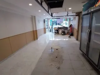 出租 和 出售 4 卧室 商业空间 在 Watthana, 曼谷