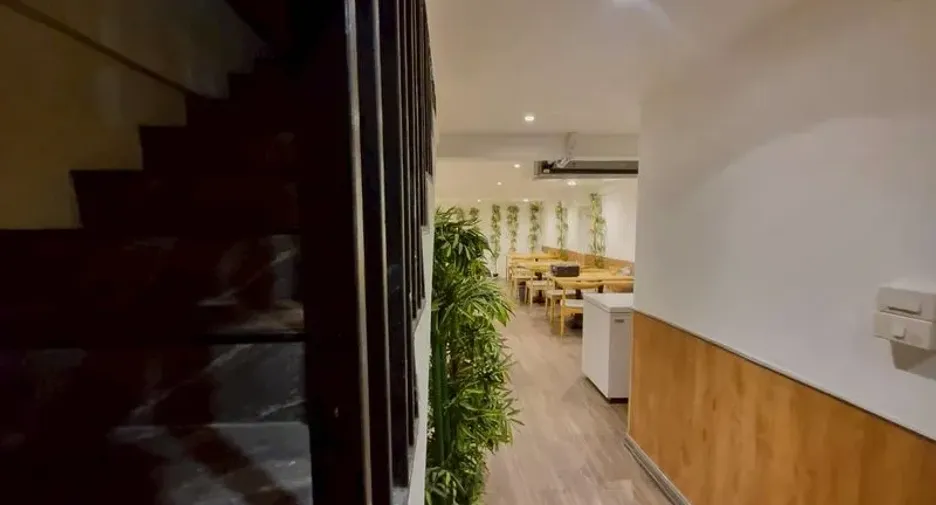 For rent and for sale 4 bedrooms retail Space in Watthana, Bangkok