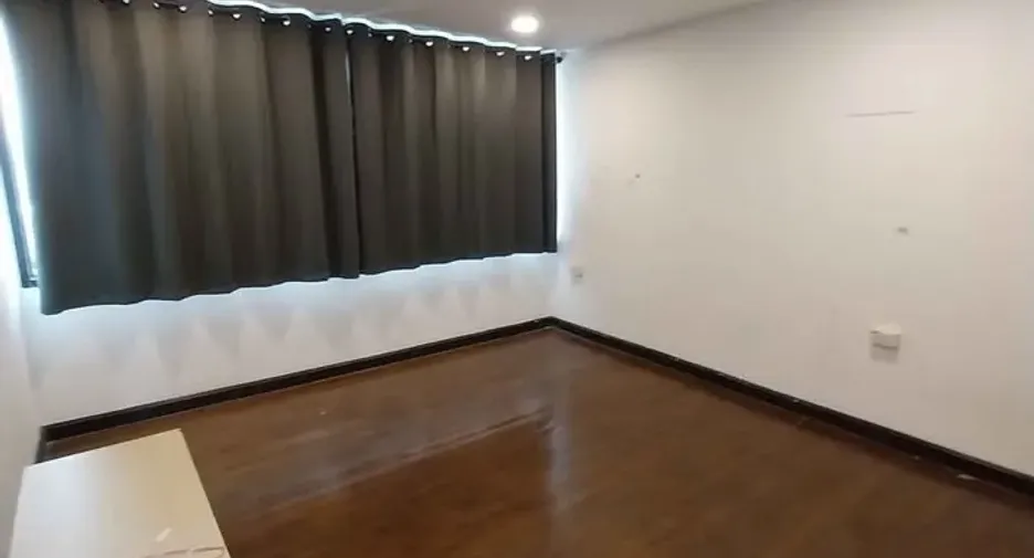 For rent and for sale 4 bedrooms retail Space in Watthana, Bangkok