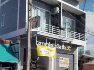 For sale 3 bed townhouse in Phunphin, Surat Thani