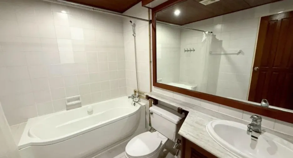 For rent 3 bed condo in Pak Kret, Nonthaburi