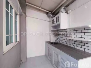 For sale 4 bed townhouse in Mueang Chiang Rai, Chiang Rai