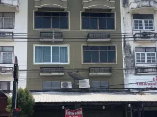 For rent 4 bed townhouse in Mueang Pathum Thani, Pathum Thani