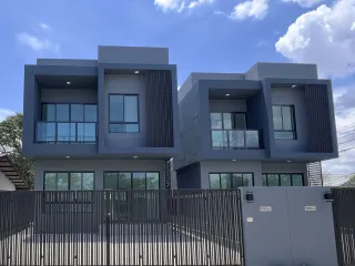 For sale 4 bed house in Mueang Nakhon Pathom, Nakhon Pathom