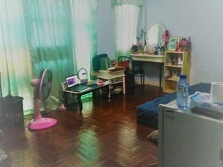 For sale 5 Beds townhouse in Mueang Samut Sakhon, Samut Sakhon