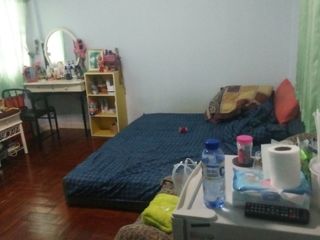 For sale 5 Beds townhouse in Mueang Samut Sakhon, Samut Sakhon