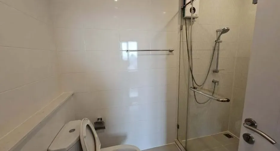For rent 3 bed condo in Watthana, Bangkok