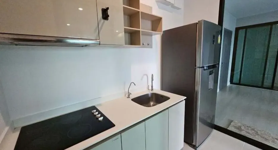 For rent 3 bed condo in Watthana, Bangkok