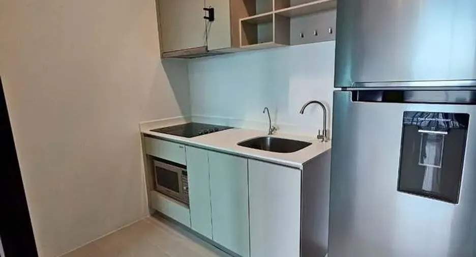 For rent 3 bed condo in Watthana, Bangkok