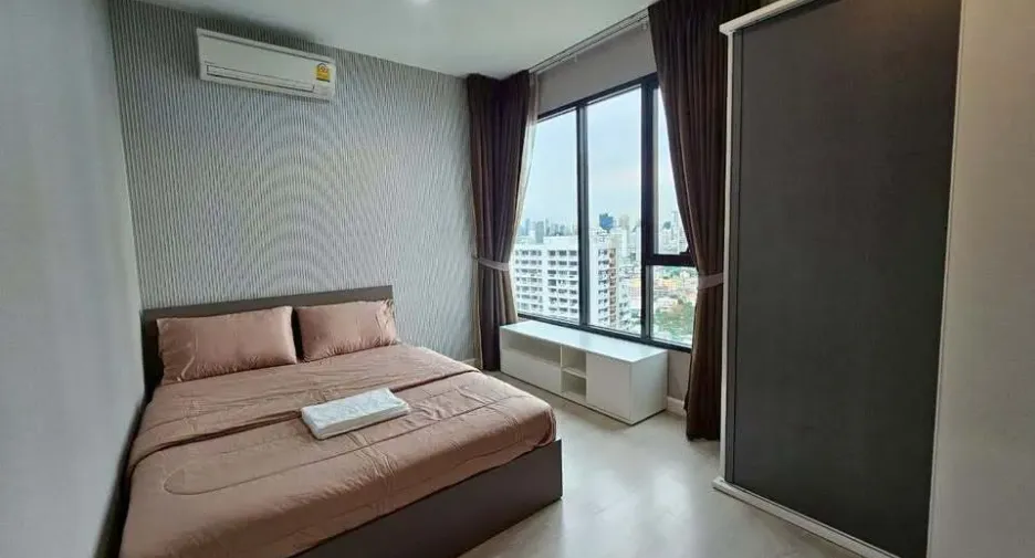For rent 3 bed condo in Watthana, Bangkok