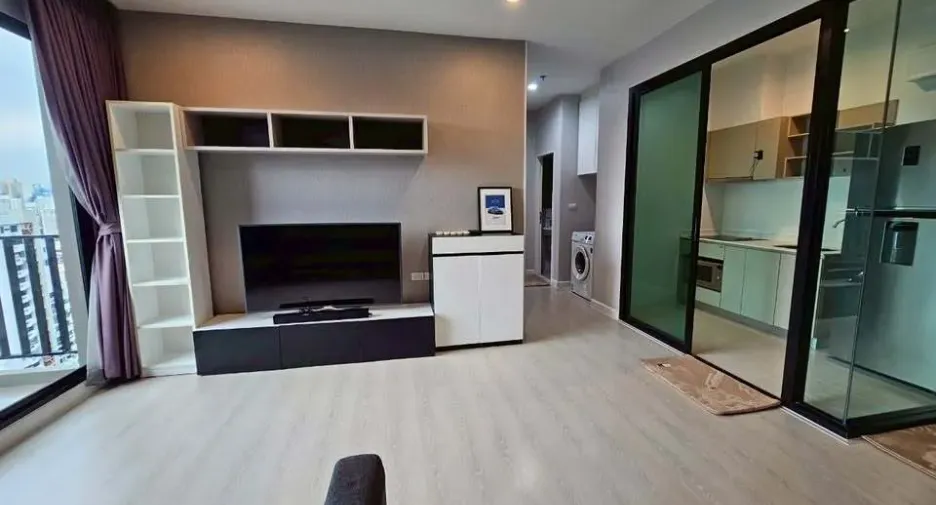 For rent 3 bed condo in Watthana, Bangkok