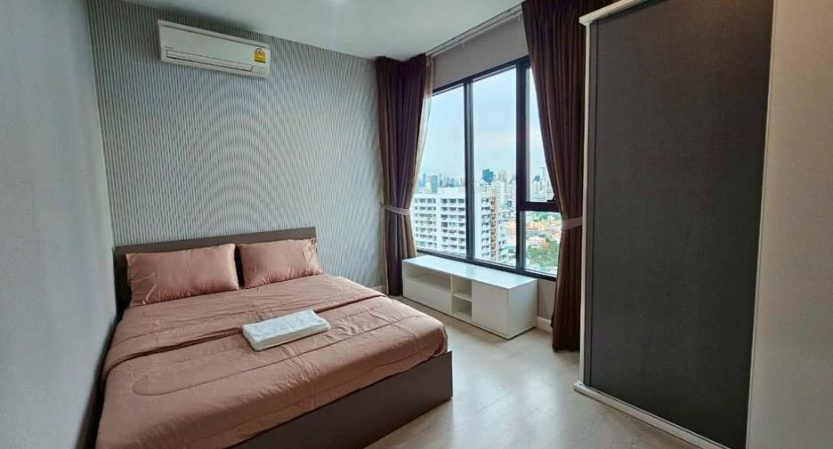 For rent 3 bed condo in Watthana, Bangkok