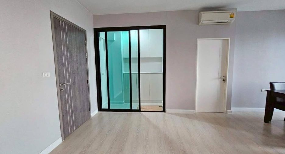 For rent 3 bed condo in Watthana, Bangkok