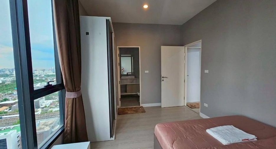 For rent 3 bed condo in Watthana, Bangkok