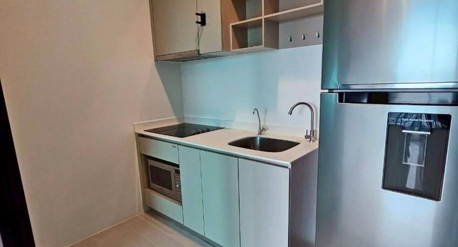 For rent 3 bed condo in Watthana, Bangkok