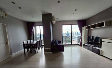 For rent 3 bed condo in Watthana, Bangkok