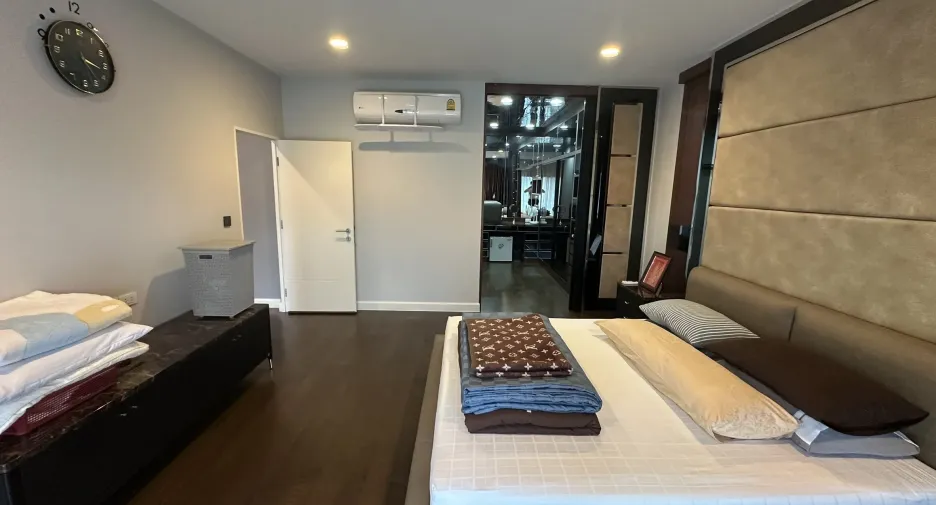 出租 4 卧室 独立屋 在 Lam Luk Ka, Pathum Thani