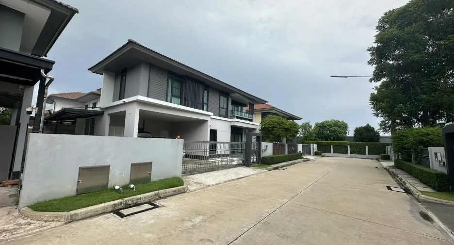 出租 4 卧室 独立屋 在 Lam Luk Ka, Pathum Thani