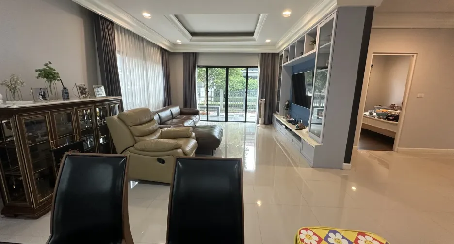 出租 4 卧室 独立屋 在 Lam Luk Ka, Pathum Thani