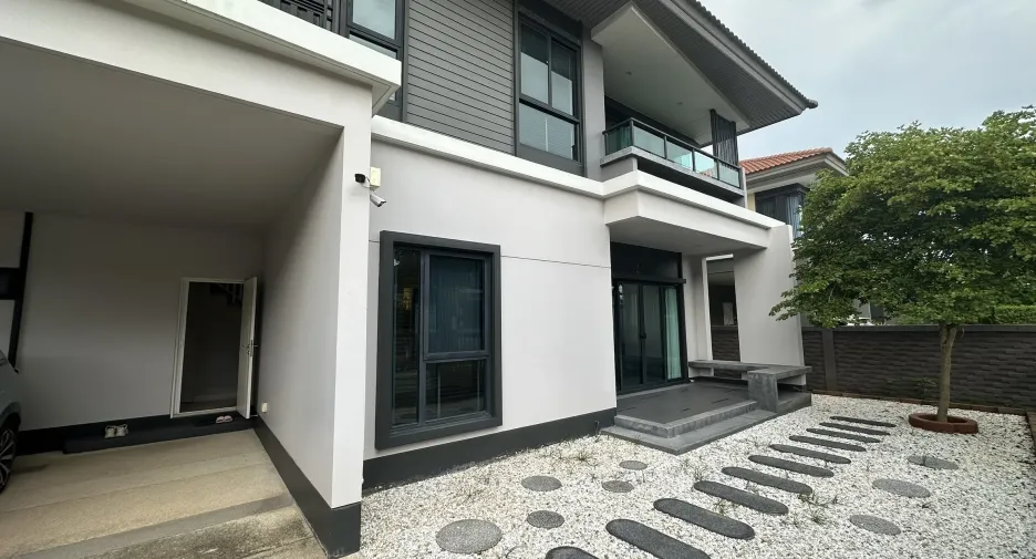 出租 4 卧室 独立屋 在 Lam Luk Ka, Pathum Thani