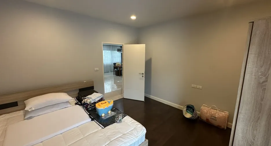 出租 4 卧室 独立屋 在 Lam Luk Ka, Pathum Thani
