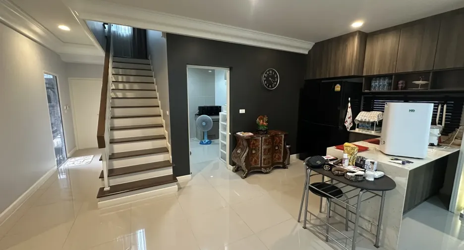 出租 4 卧室 独立屋 在 Lam Luk Ka, Pathum Thani