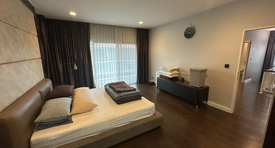 出租 4 卧室 独立屋 在 Lam Luk Ka, Pathum Thani