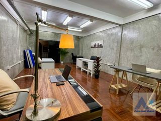 For rent 3 bed townhouse in Yan Nawa, Bangkok
