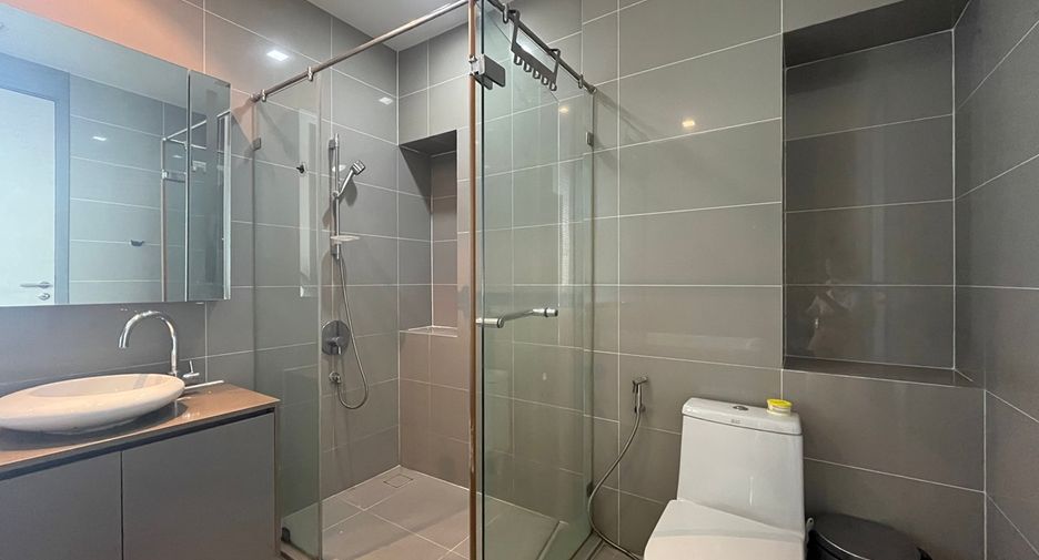 For sale 2 bedrooms condo in Bang Rak, Bangkok