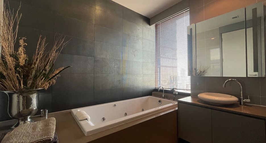 For sale 2 bedrooms condo in Bang Rak, Bangkok