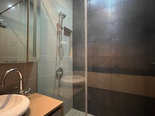 Condo en venta de 2 habitaciones en Bang Rak, Bangkok