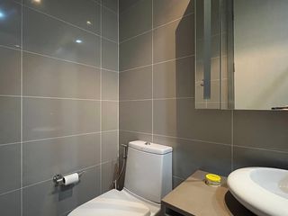 Condo en venta de 2 habitaciones en Bang Rak, Bangkok