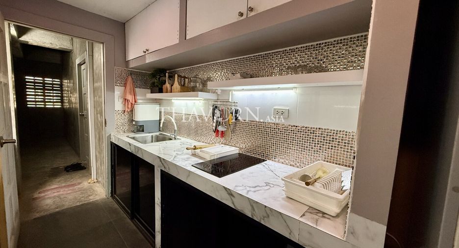 For sale 5 ベッドルーム house in Pratumnak, Pattaya