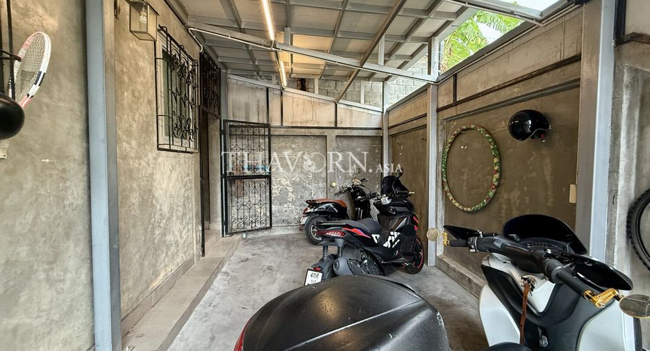 For sale 5 ベッドルーム house in Pratumnak, Pattaya