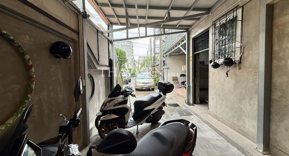For sale 5 ベッドルーム house in Pratumnak, Pattaya