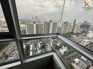 For rent 3 bed condo in Huai Khwang, Bangkok