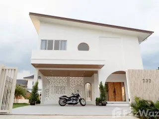 For sale 4 bed villa in Saraphi, Chiang Mai