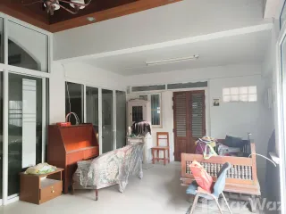 For sale 4 bed townhouse in Mueang Phetchaburi, Phetchaburi
