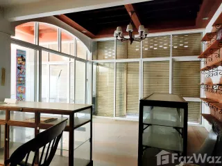 For sale 4 bed townhouse in Mueang Phetchaburi, Phetchaburi